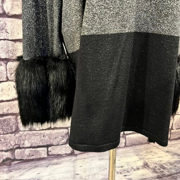 Alfani NWT Black & Gray Turtleneck Sparkling Sweater W/ Faux Fur Cuffs Size 3X - Picture 3 of 10